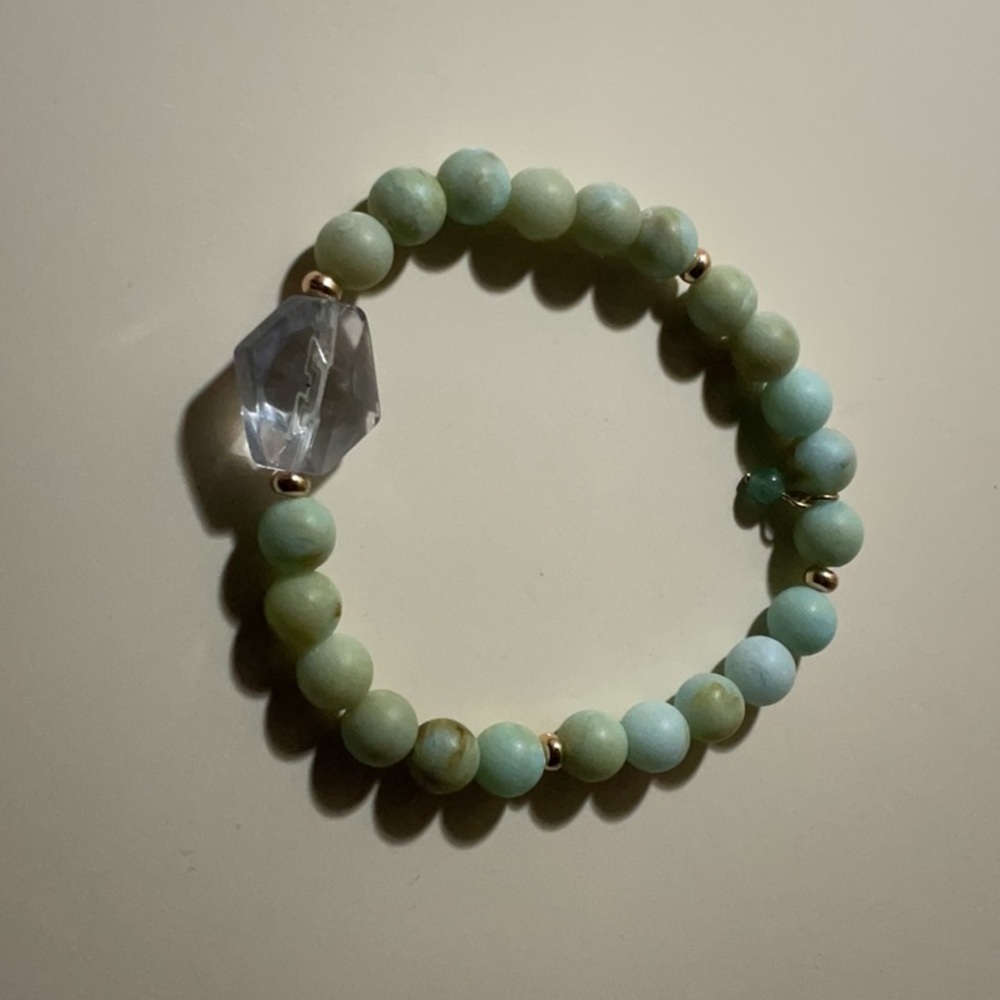 Elegant Beaded Bracelet with Crystal Accent